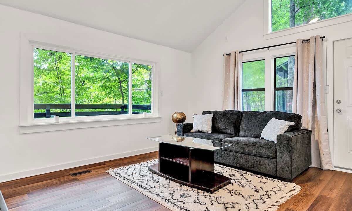 Photo of Livingroom in Sewanee