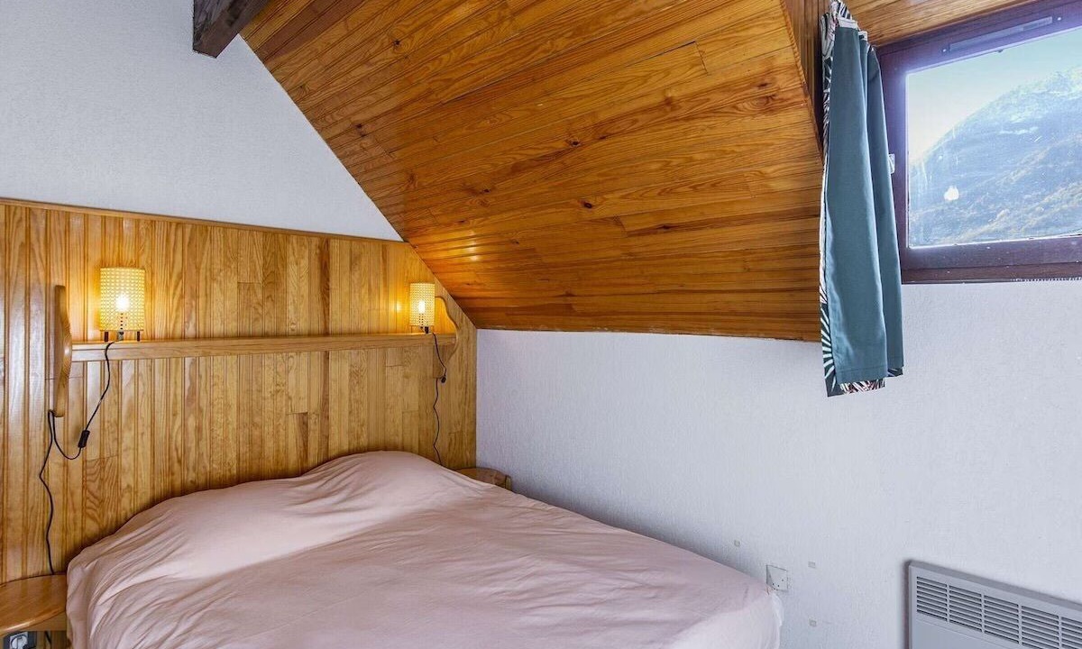 Photo of Bedroom in Esquieze-Sere