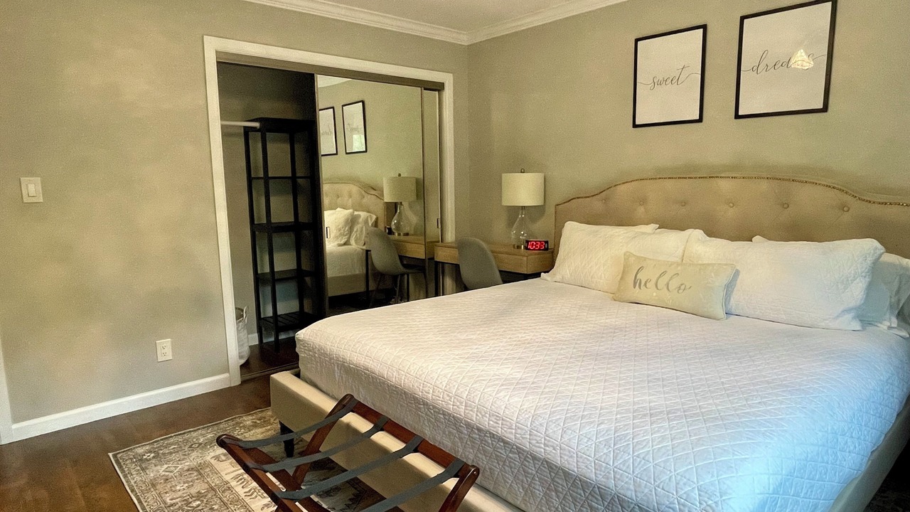 Photo of Bedroom in Arden-Arcade