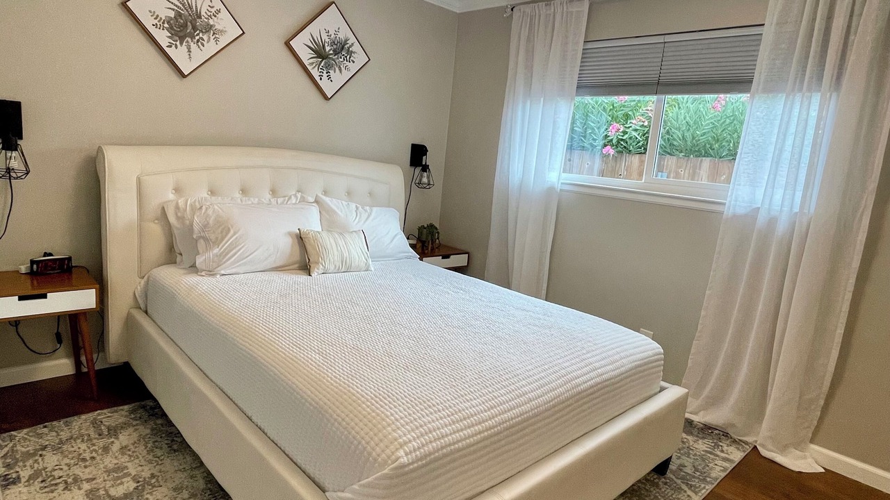 Photo of Bedroom in Arden-Arcade