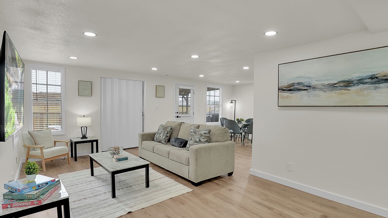 Photo of Livingroom in League City