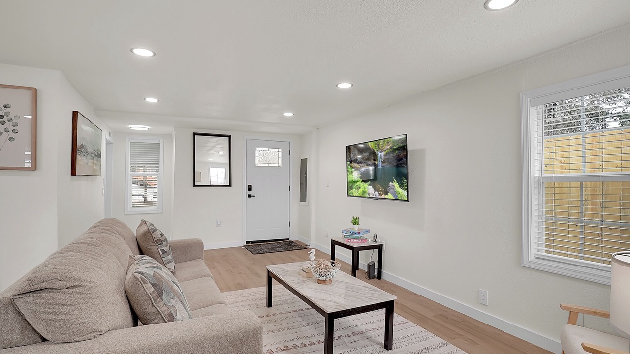 Photo of Livingroom in League City