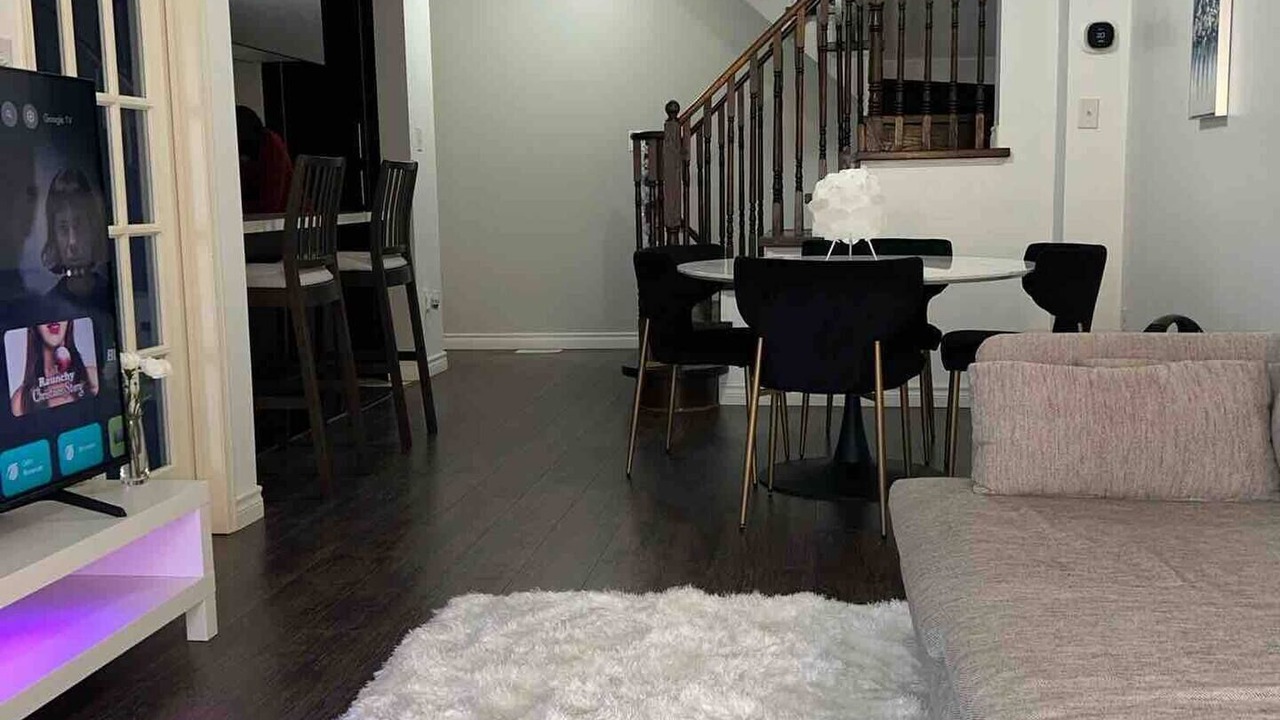 Photo of Livingroom in Ajax