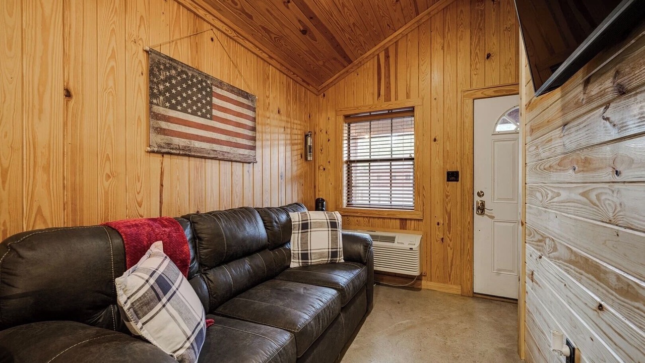 Photo of Livingroom in Amity
