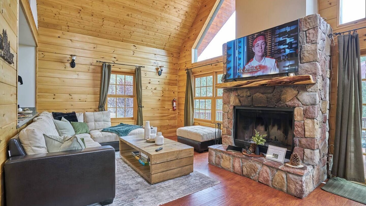 Photo of Livingroom in Whispering Forest