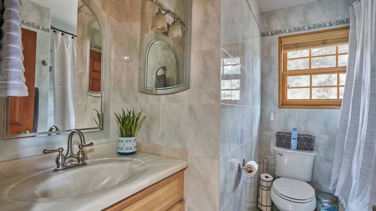 Photo of Bathroom in Whispering Forest