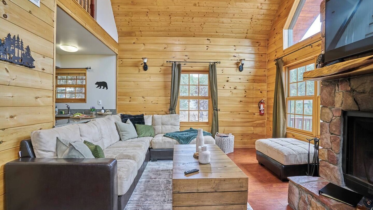 Photo of Livingroom in Whispering Forest