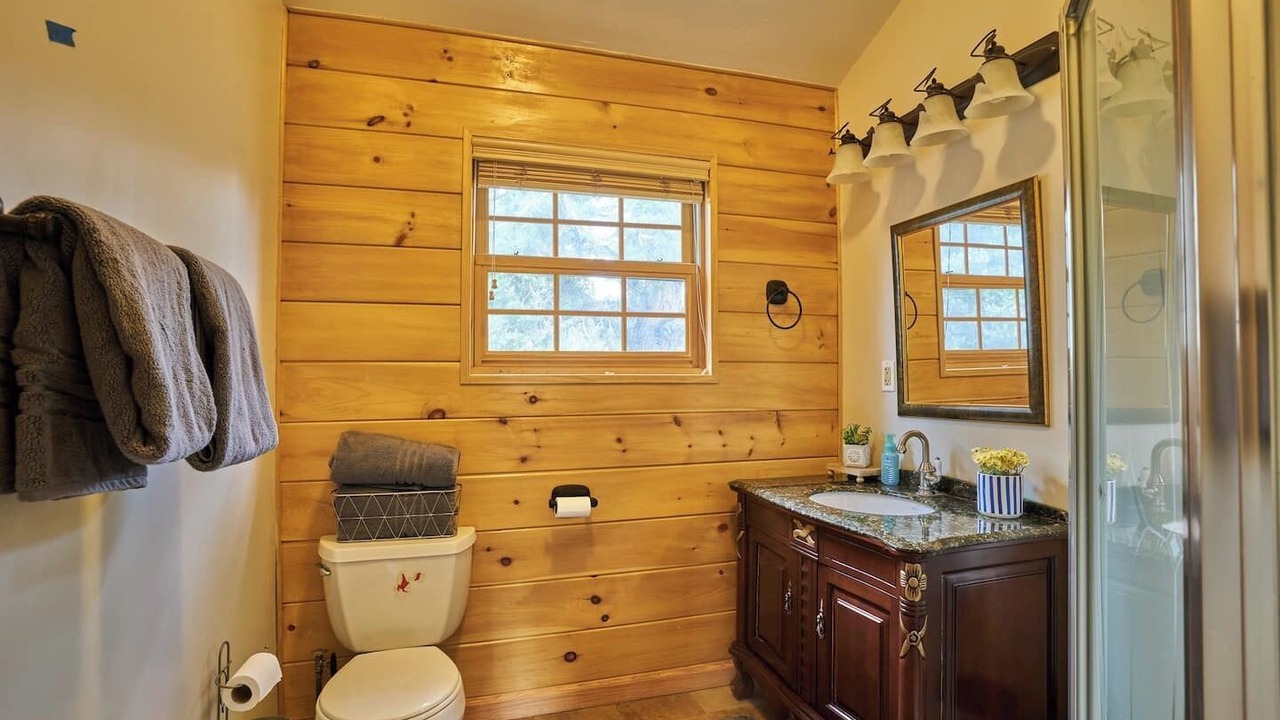 Photo of Bathroom in Whispering Forest