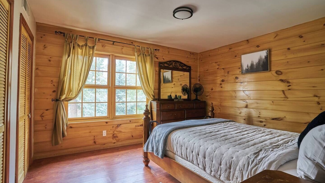 Photo of Bedroom in Whispering Forest