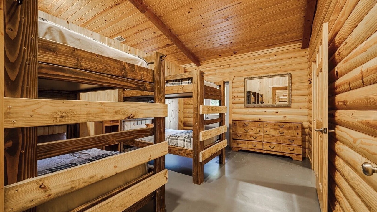 Photo of Bedroom in Amity