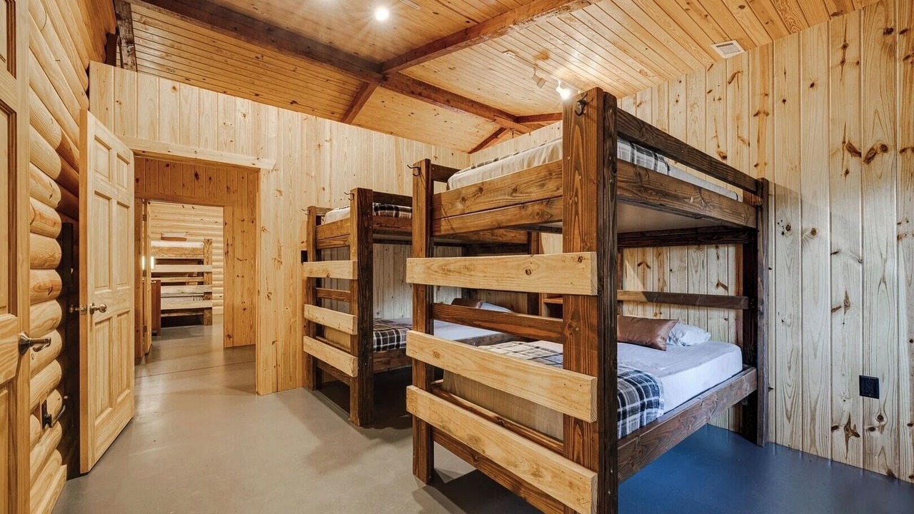 Photo of Bedroom in Amity