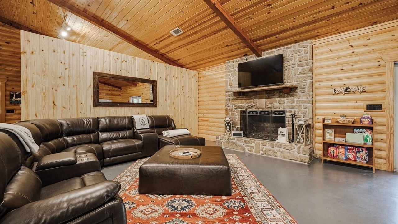 Photo of Livingroom in Amity
