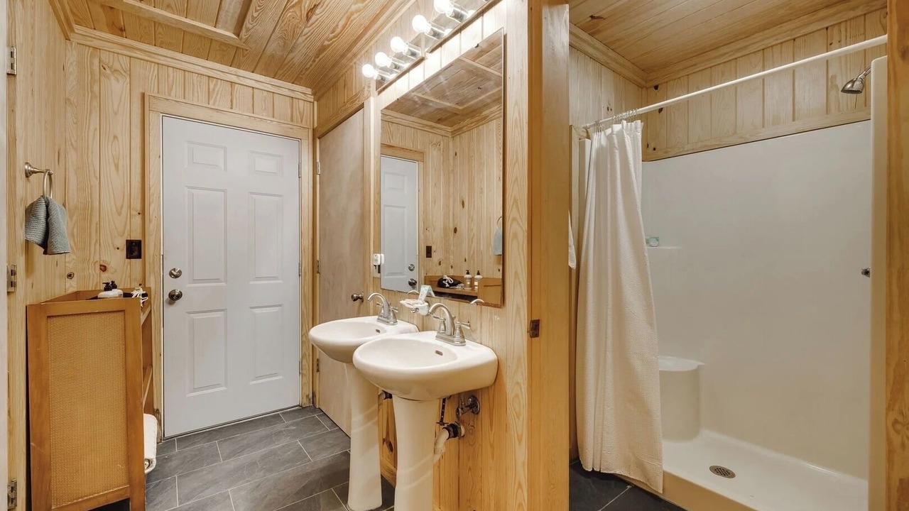 Photo of Bathroom in Amity