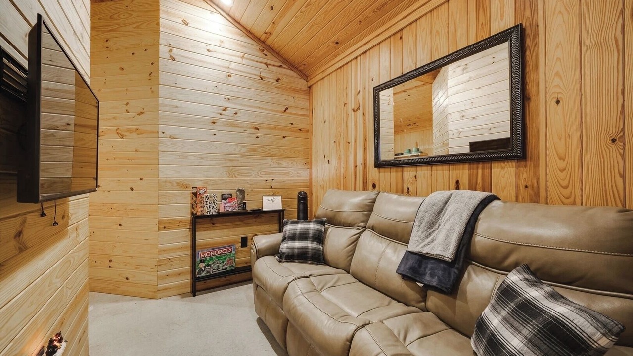 Photo of Livingroom in Amity