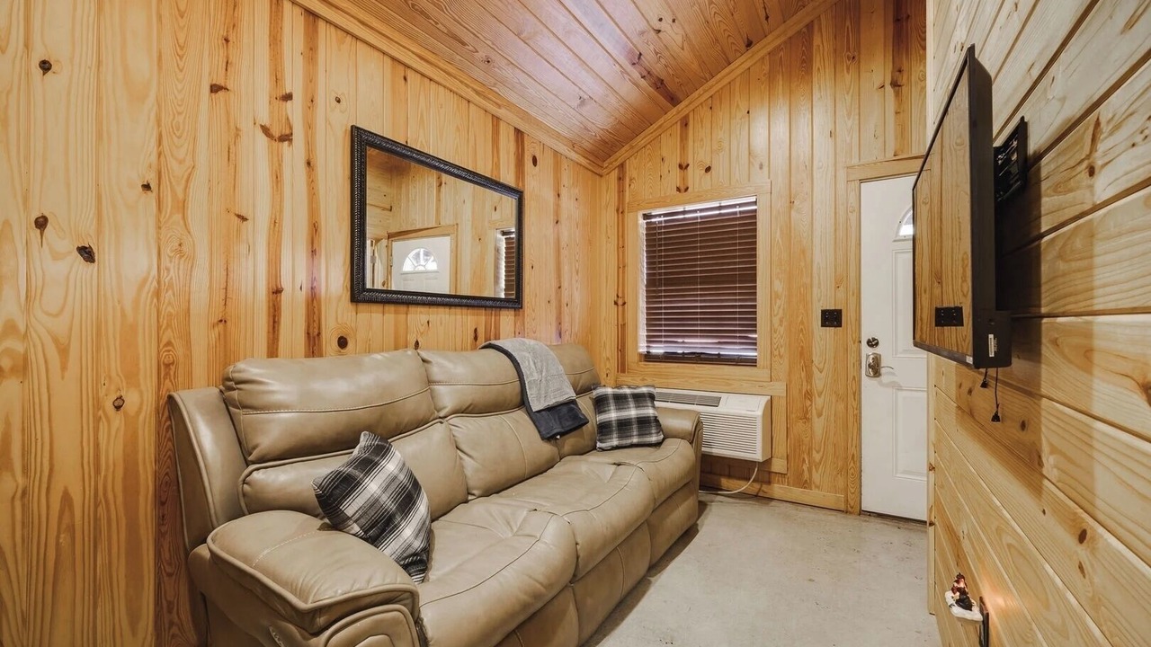 Photo of Livingroom in Amity