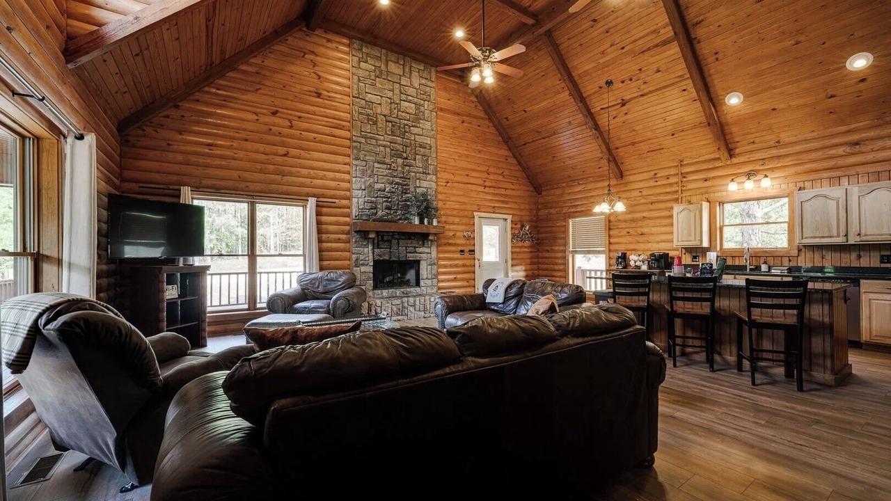Photo of Livingroom in Amity