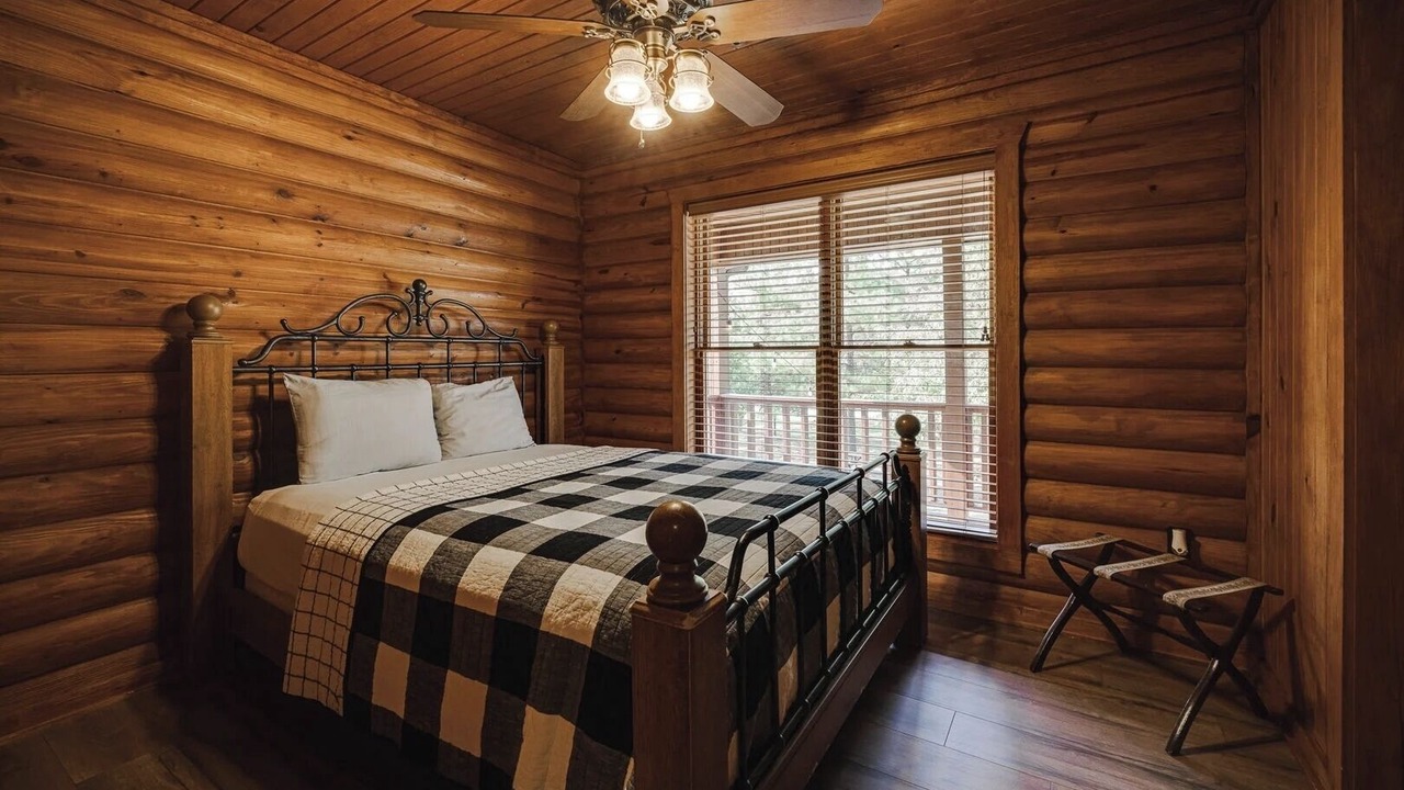 Photo of Bedroom in Amity