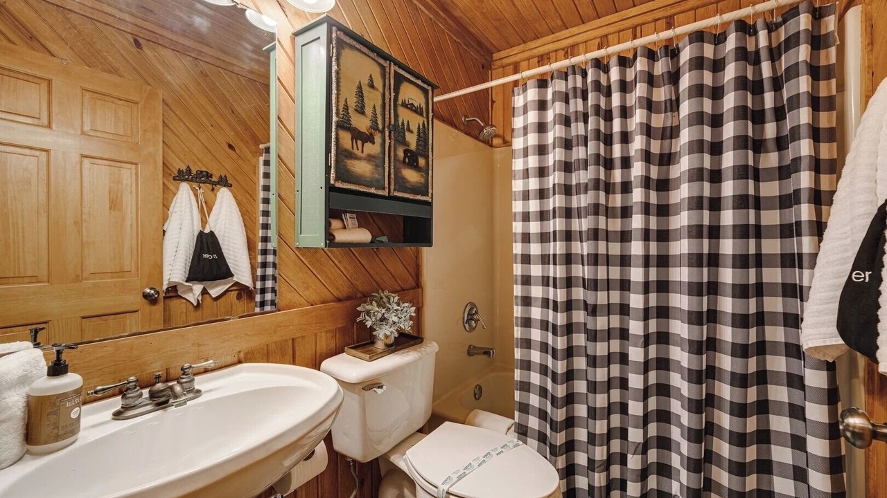Photo of Bathroom in Amity