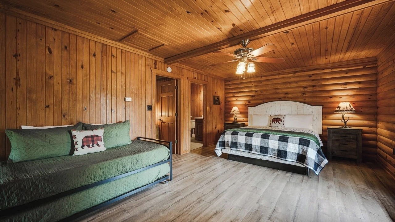Photo of Bedroom in Amity