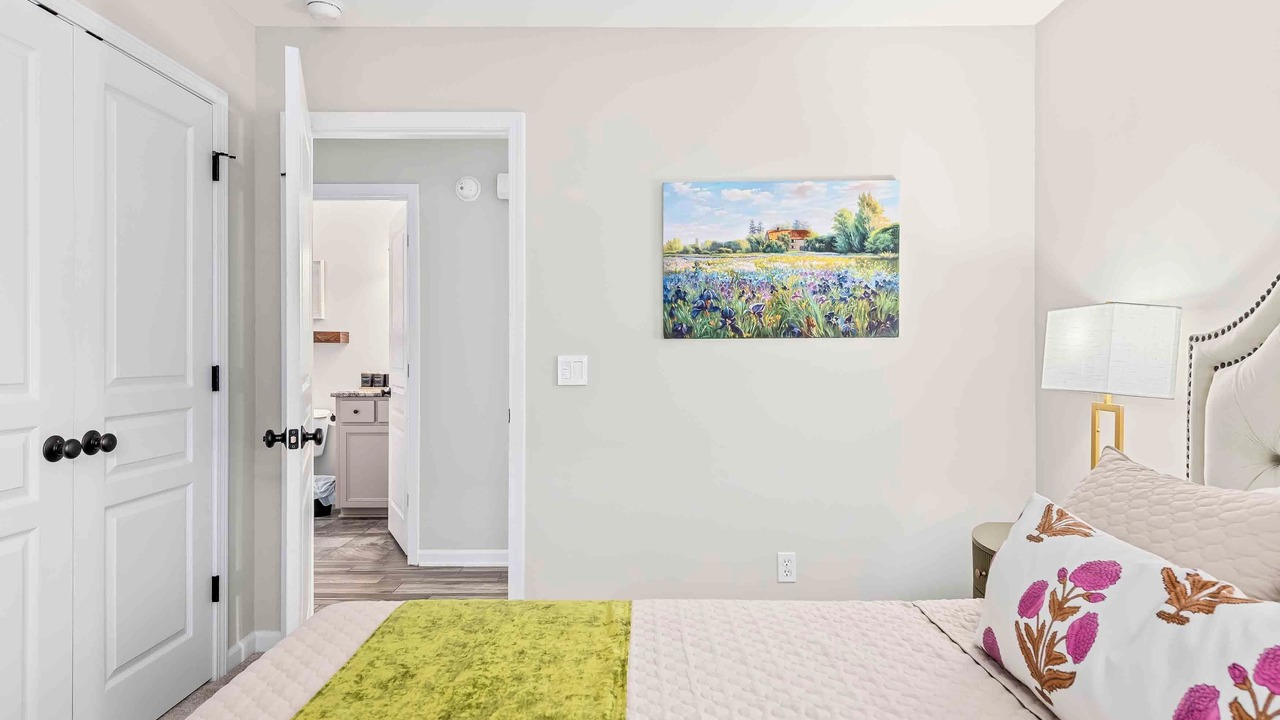 Photo of Bedroom in Enterprise
