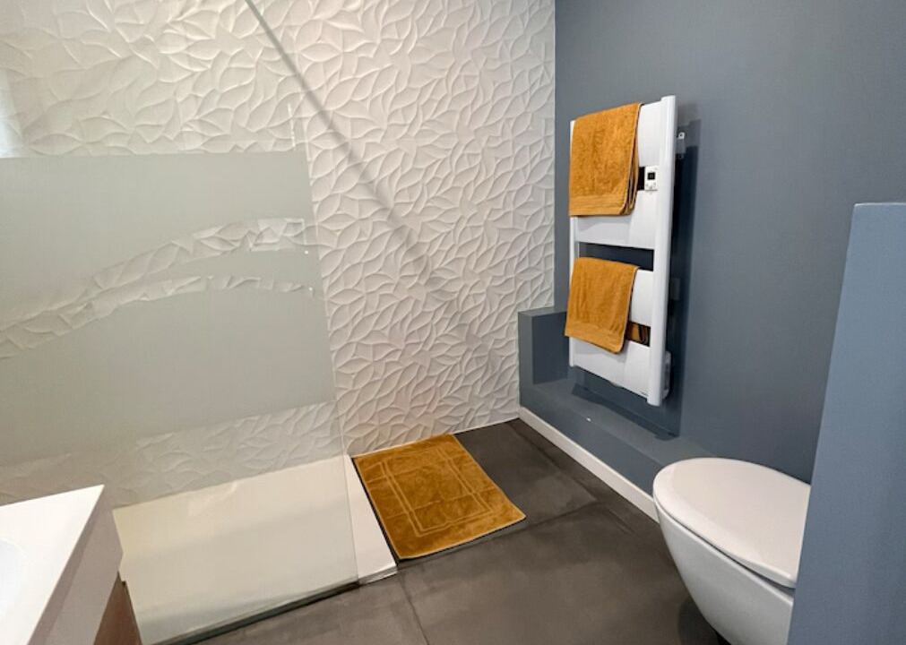 Photo of Bathroom in Perverie