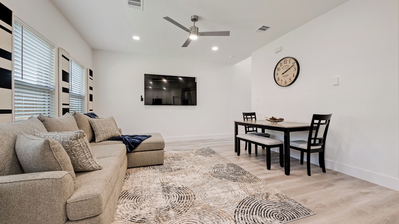 Photo of Livingroom in Grand Prairie