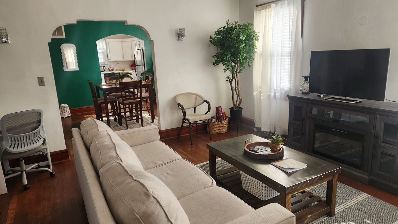 Photo of Livingroom in Hampton