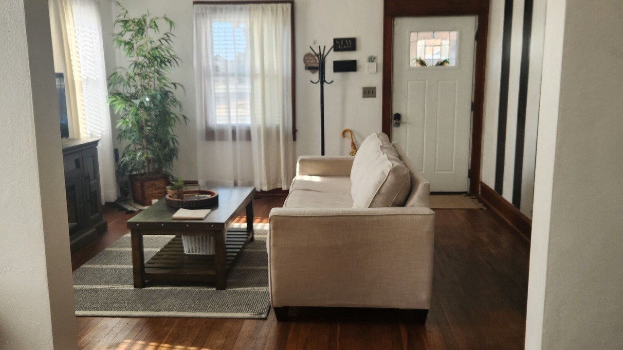 Photo of Livingroom in Hampton