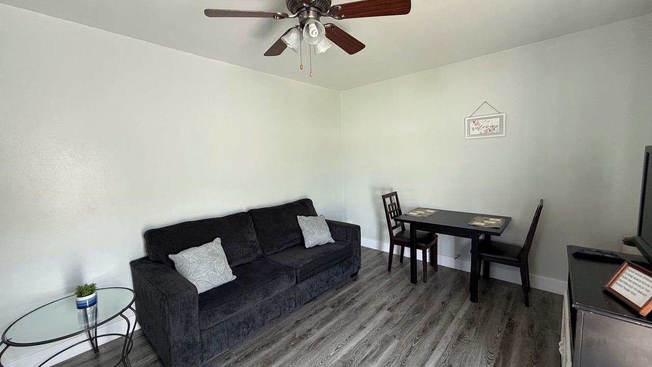 Photo of Livingroom in Hawthorne