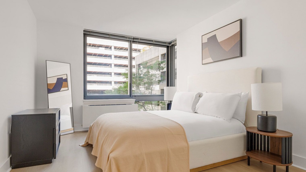 Photo of Bedroom in Hunters Point