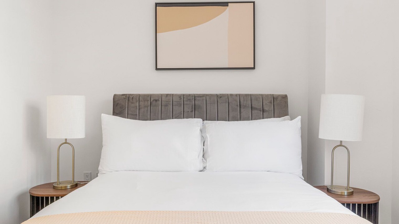 Photo of Bedroom in Hunters Point