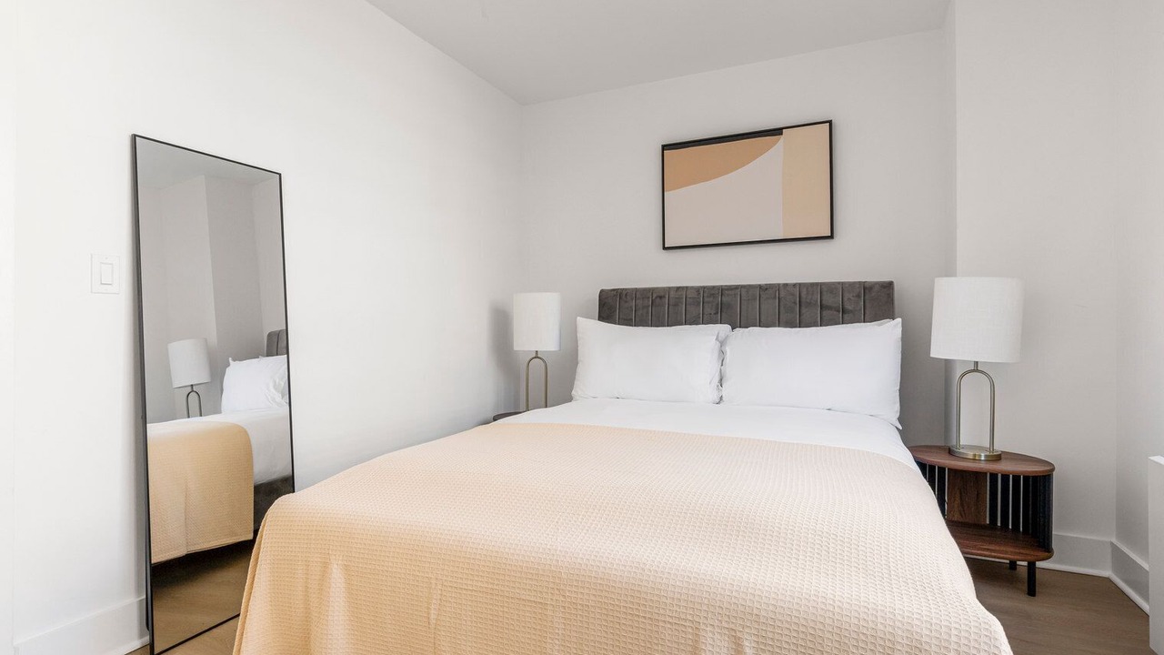 Photo of Bedroom in Hunters Point