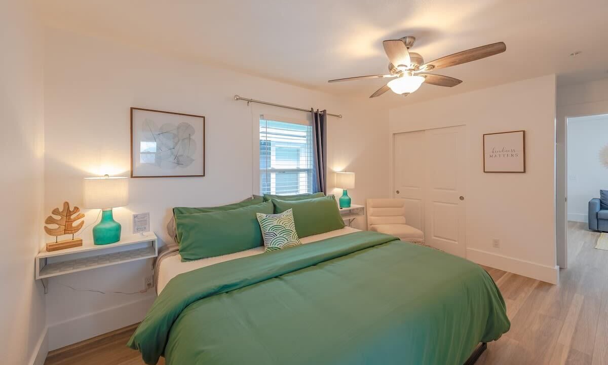 Photo of Bedroom in Coos Bay