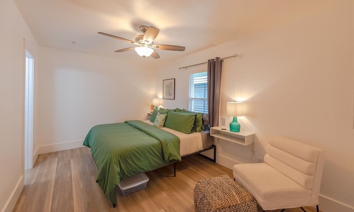 Photo of Bedroom in Coos Bay