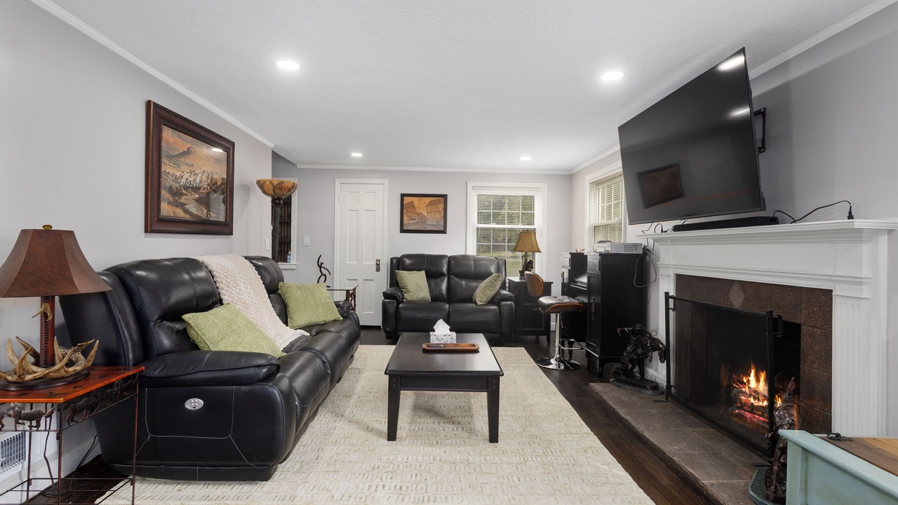 Photo of Livingroom in Merriam