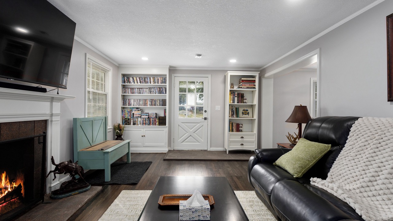 Photo of Livingroom in Merriam