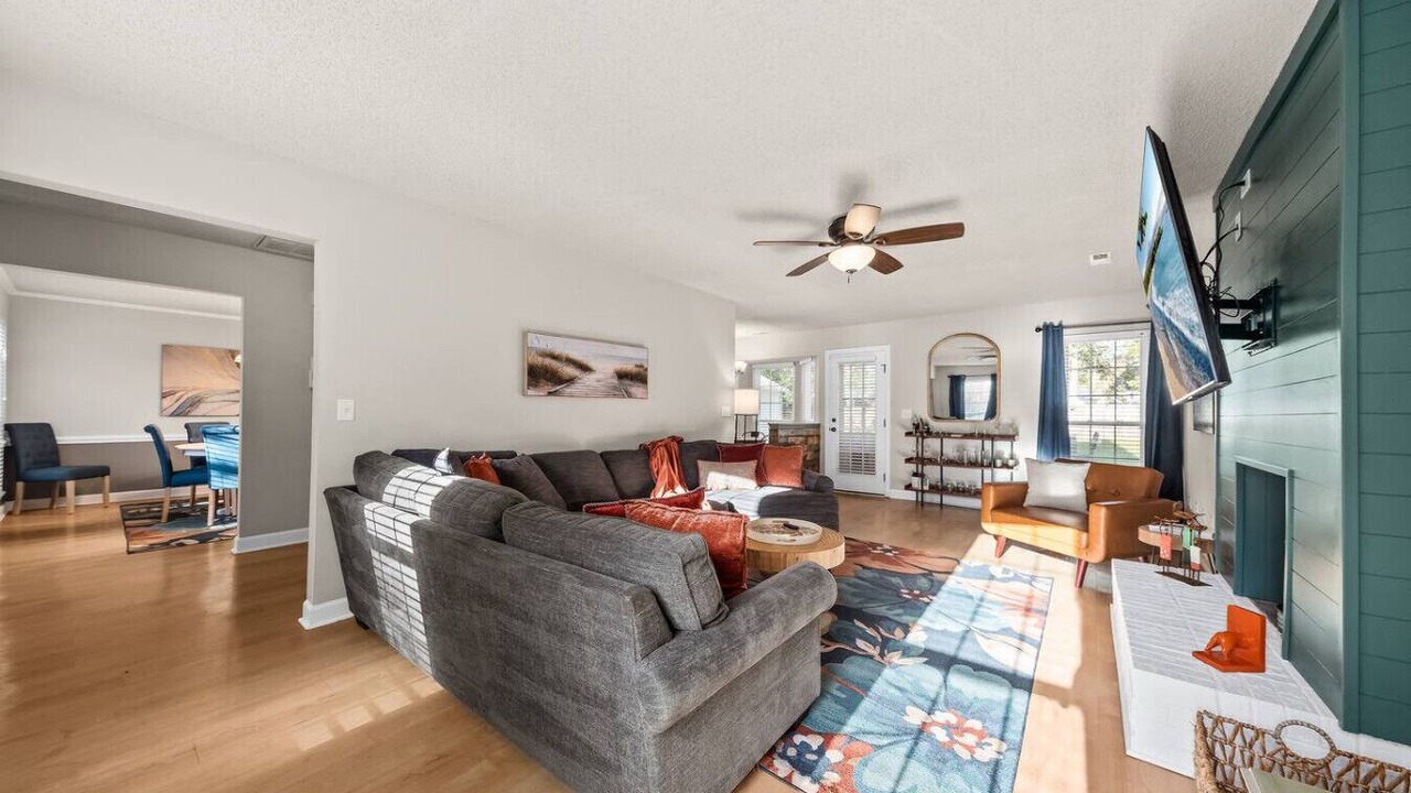 Photo of Livingroom in North Charleston