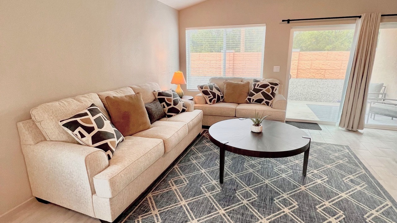 Photo of Livingroom in Roswell