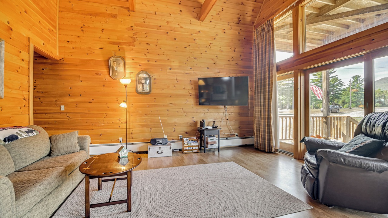 Photo of Livingroom in Strong