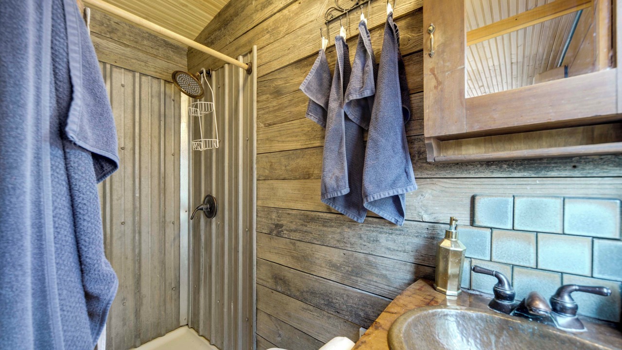 Photo of Bathroom in Lakeway