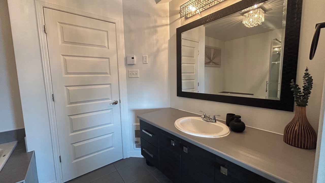 Photo of Bathroom in Communaute-Urbaine-de-l'Outaouais