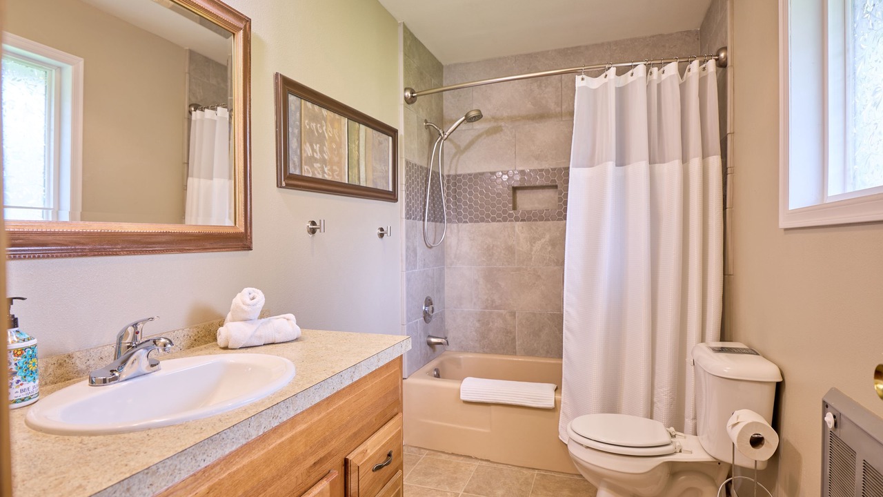 Photo of Bathroom in Peshastin