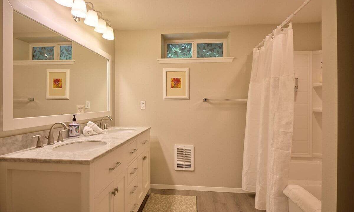 Photo of Bathroom in Peshastin