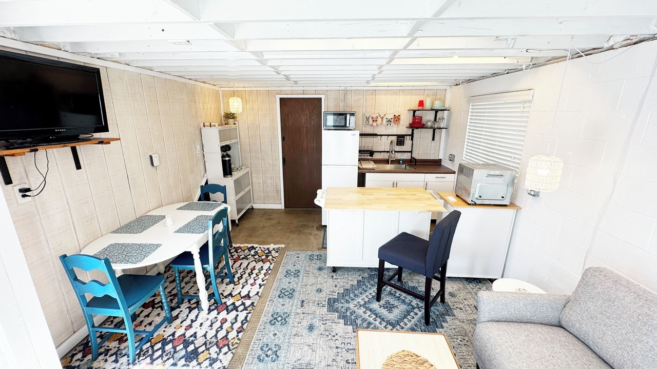 Photo of Livingroom in Utica