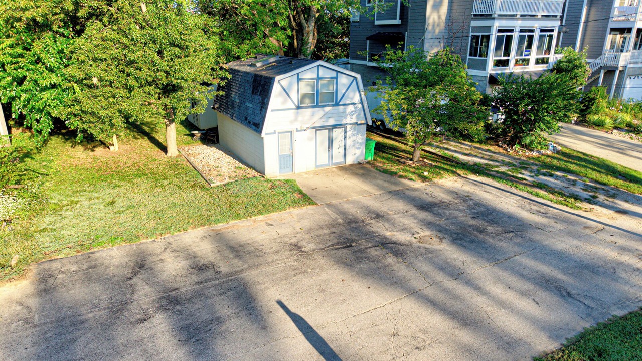 Photo of Outdoor in Utica