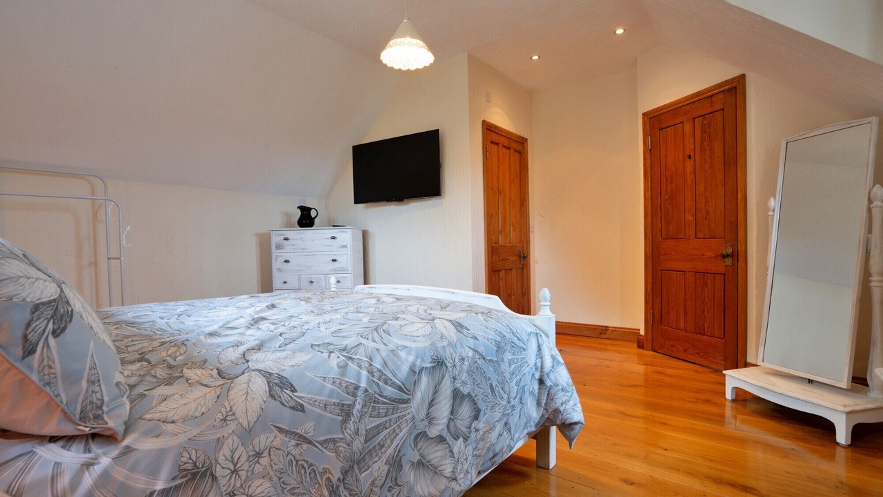 Photo of Bedroom in Holestone Moor