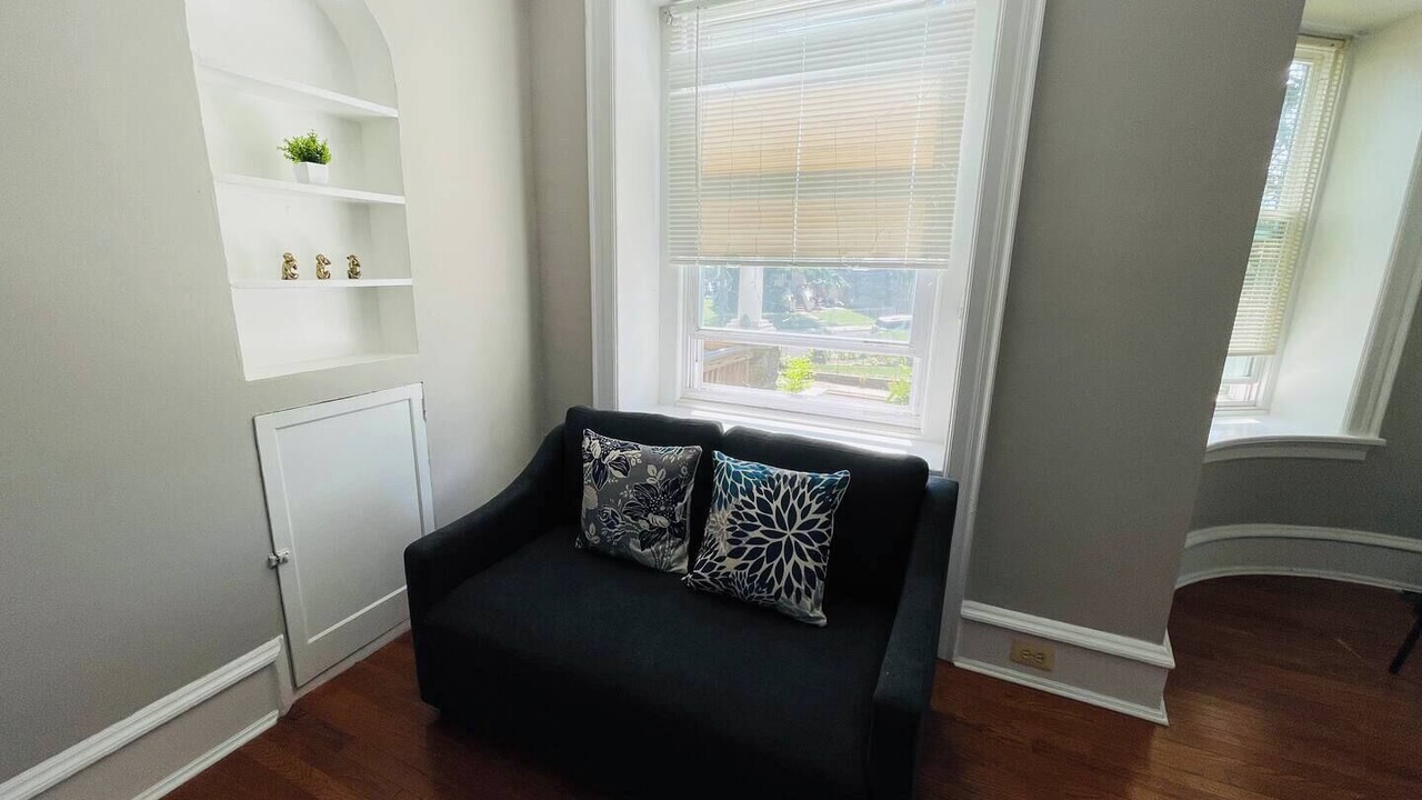 Photo of Livingroom in Elkins Park