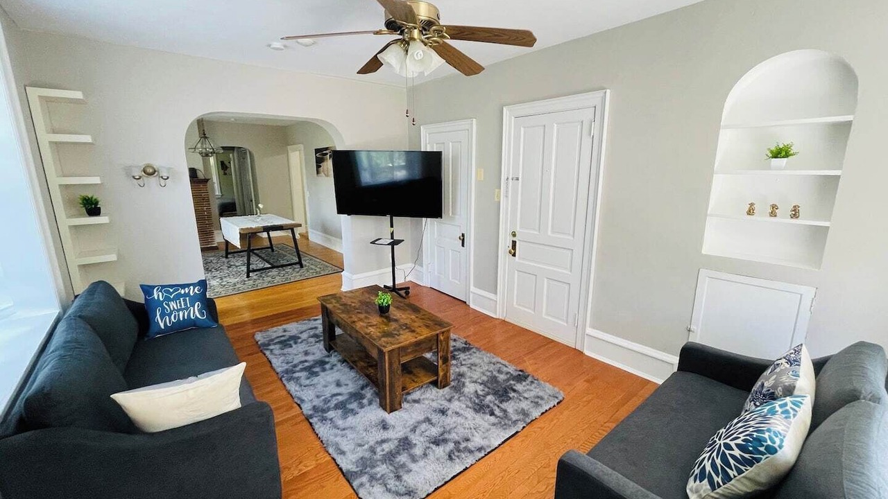 Photo of Livingroom in Elkins Park