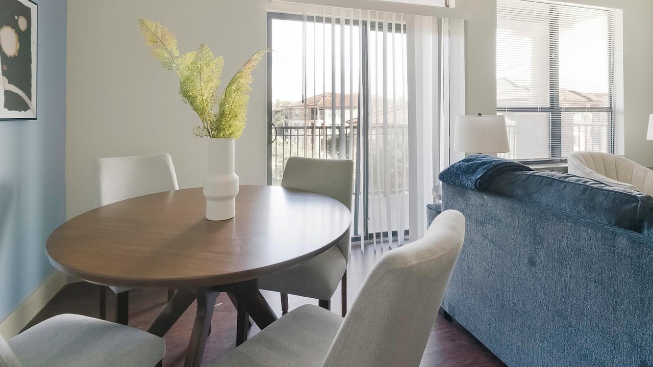 Photo of Livingroom in Spring