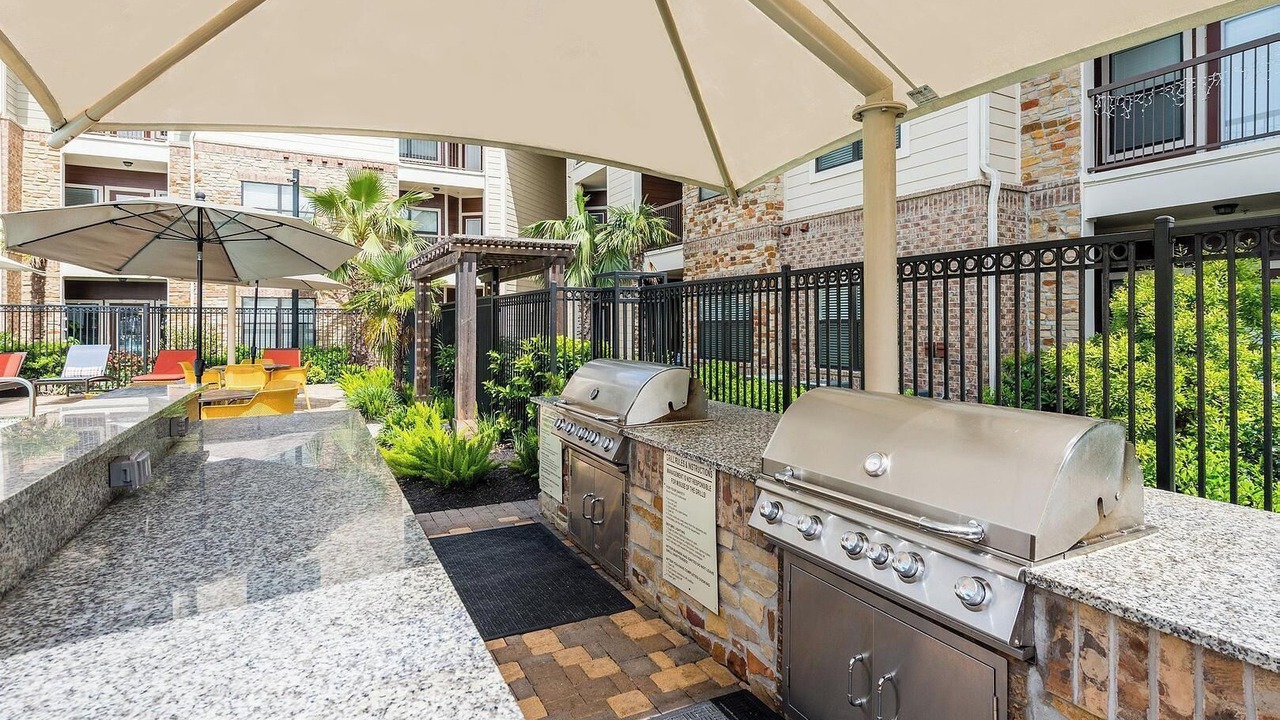 Photo of Patio Balcony in George Bush Park/Eldridge